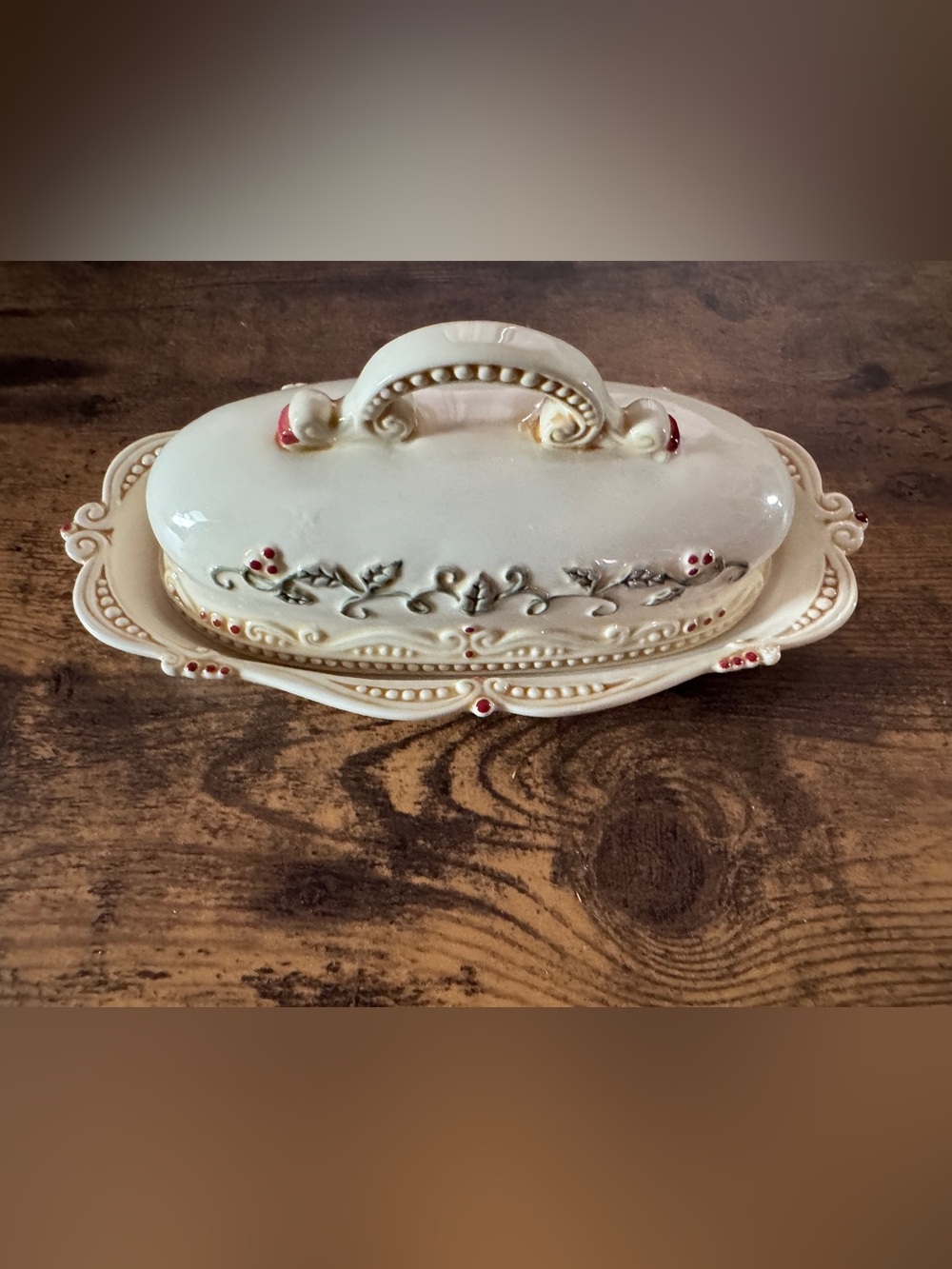 VINTAGE HANDMADE CHRISTMAS BUTTER DISH, BEAUTIFUL! GREAT FOR THE HOLIDAY TABLE!